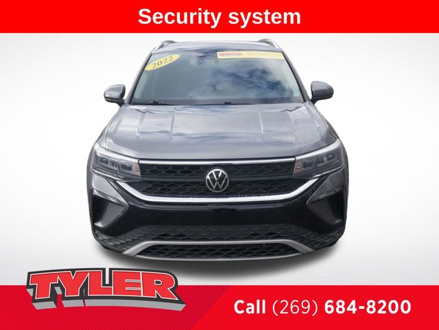 Used 2022 Volkswagen Taos SE image 2