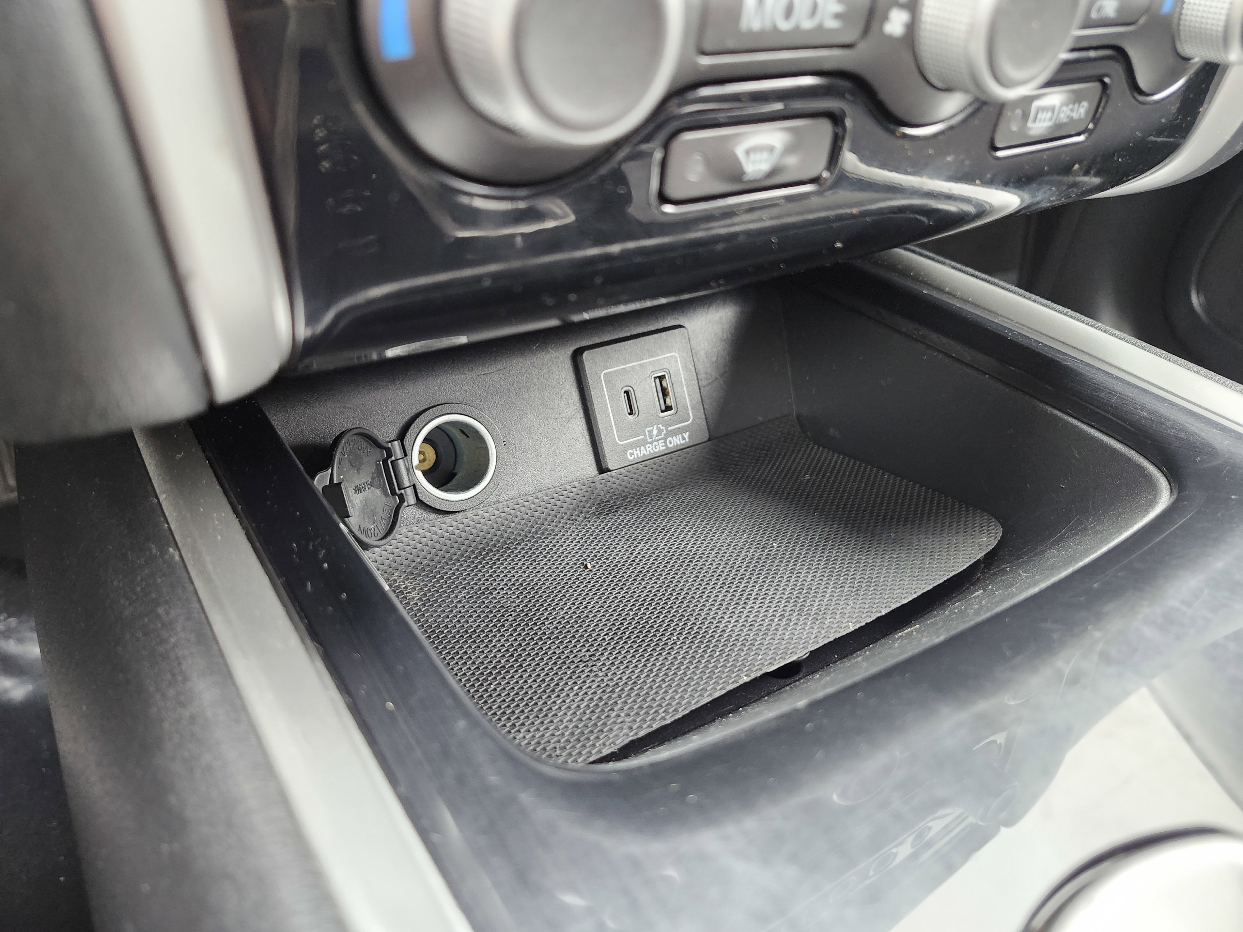 Used 2020 Nissan Pathfinder SV image 30