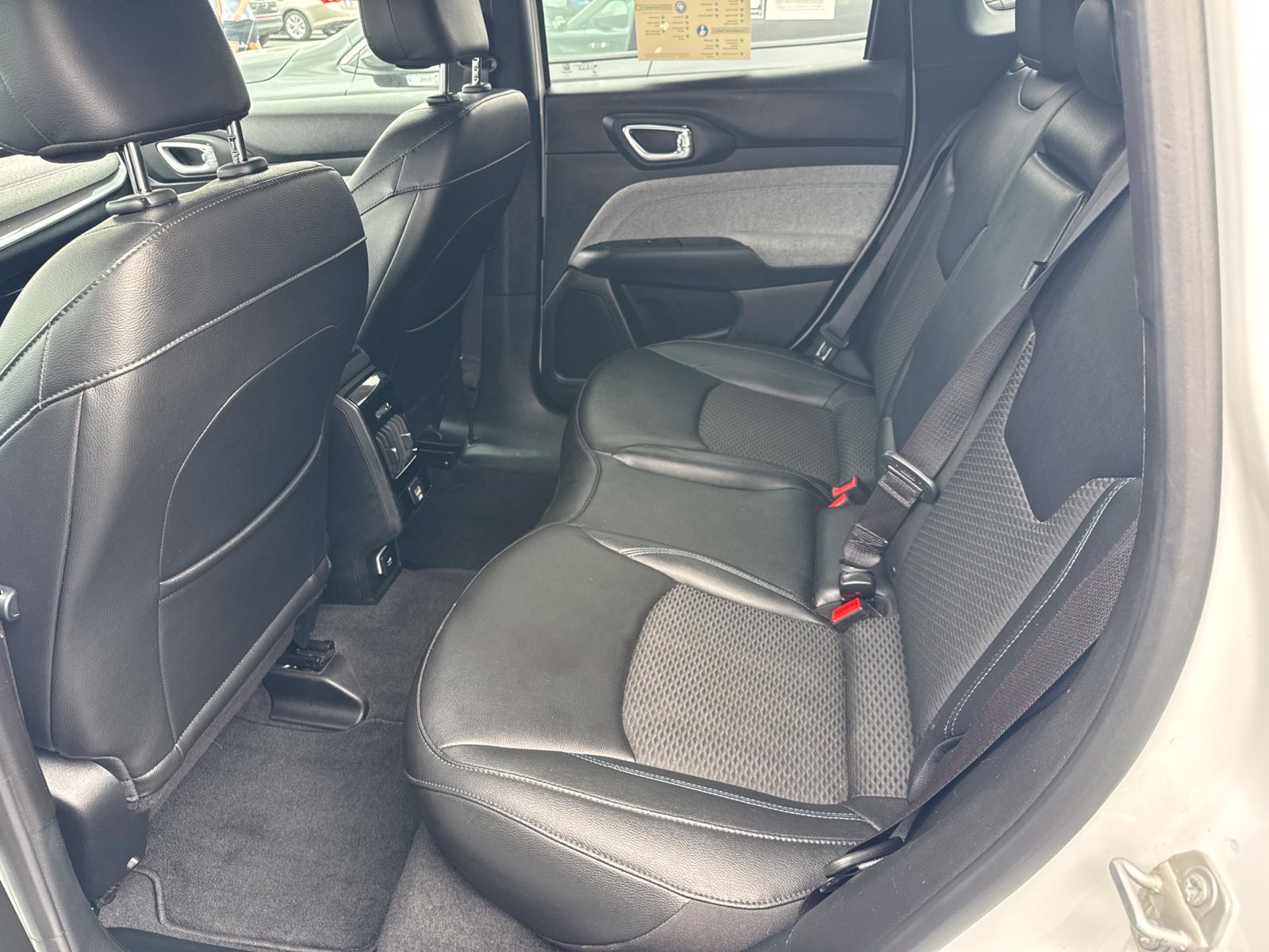 Used 2024 Jeep Compass Latitude AWD/4WD image 13