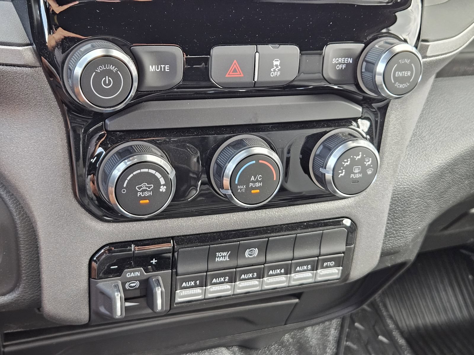 New 2026 RAM 3500 Tradesman w/ Chrome Appearance Group A AWD/4WD image 21