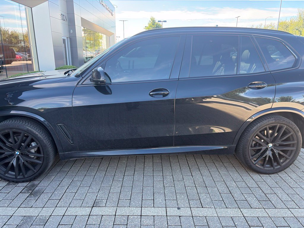 Used 2023 BMW X5 xDrive40i w/ M Sport Package AWD/4WD image 8