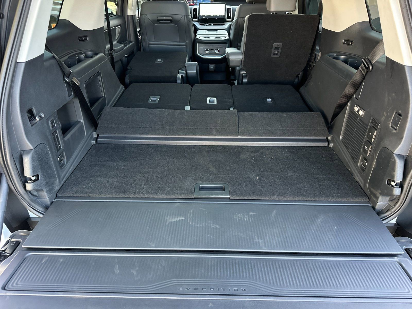 New 2025 Ford Expedition Active image 18