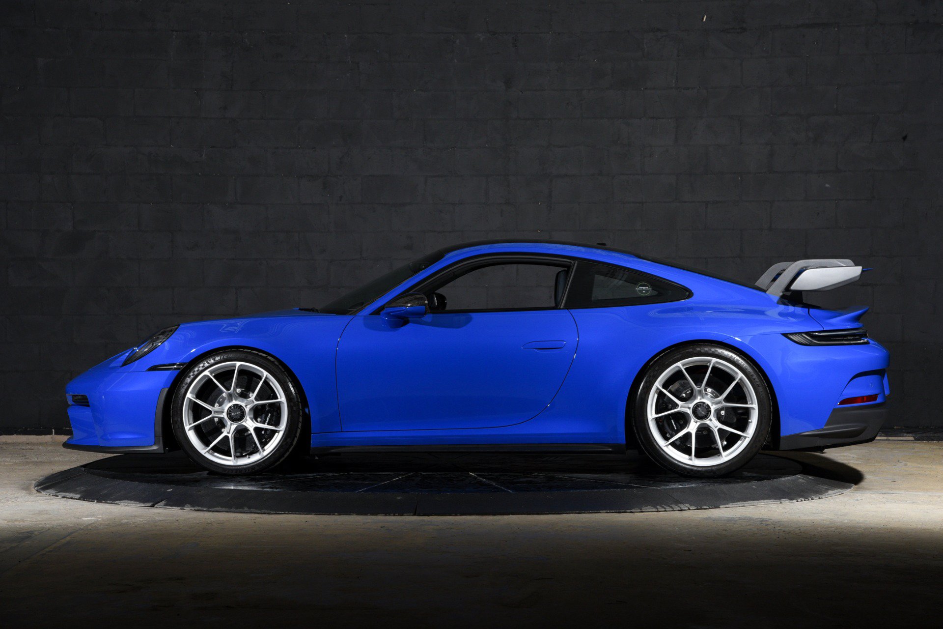 Used 2022 Porsche 911 GT3 RWD image 12