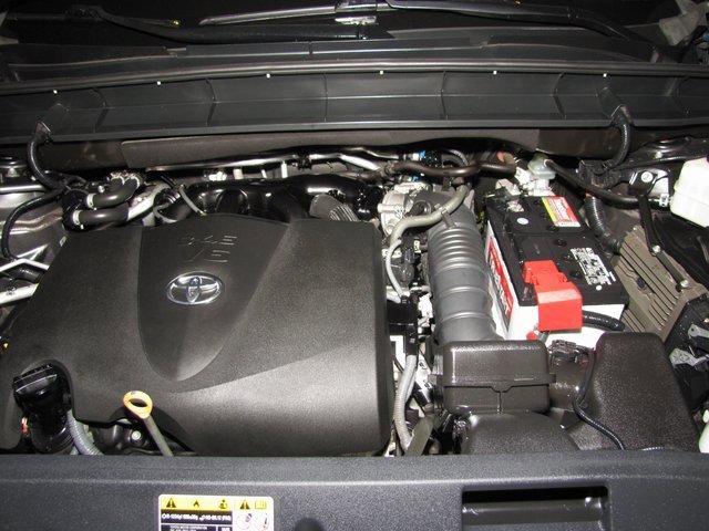 Used 2021 Toyota Highlander XLE image 24