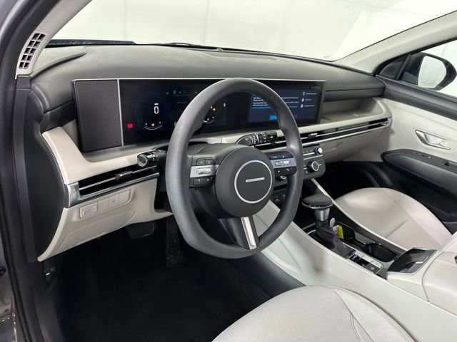 Used 2025 Hyundai Tucson SE image 13