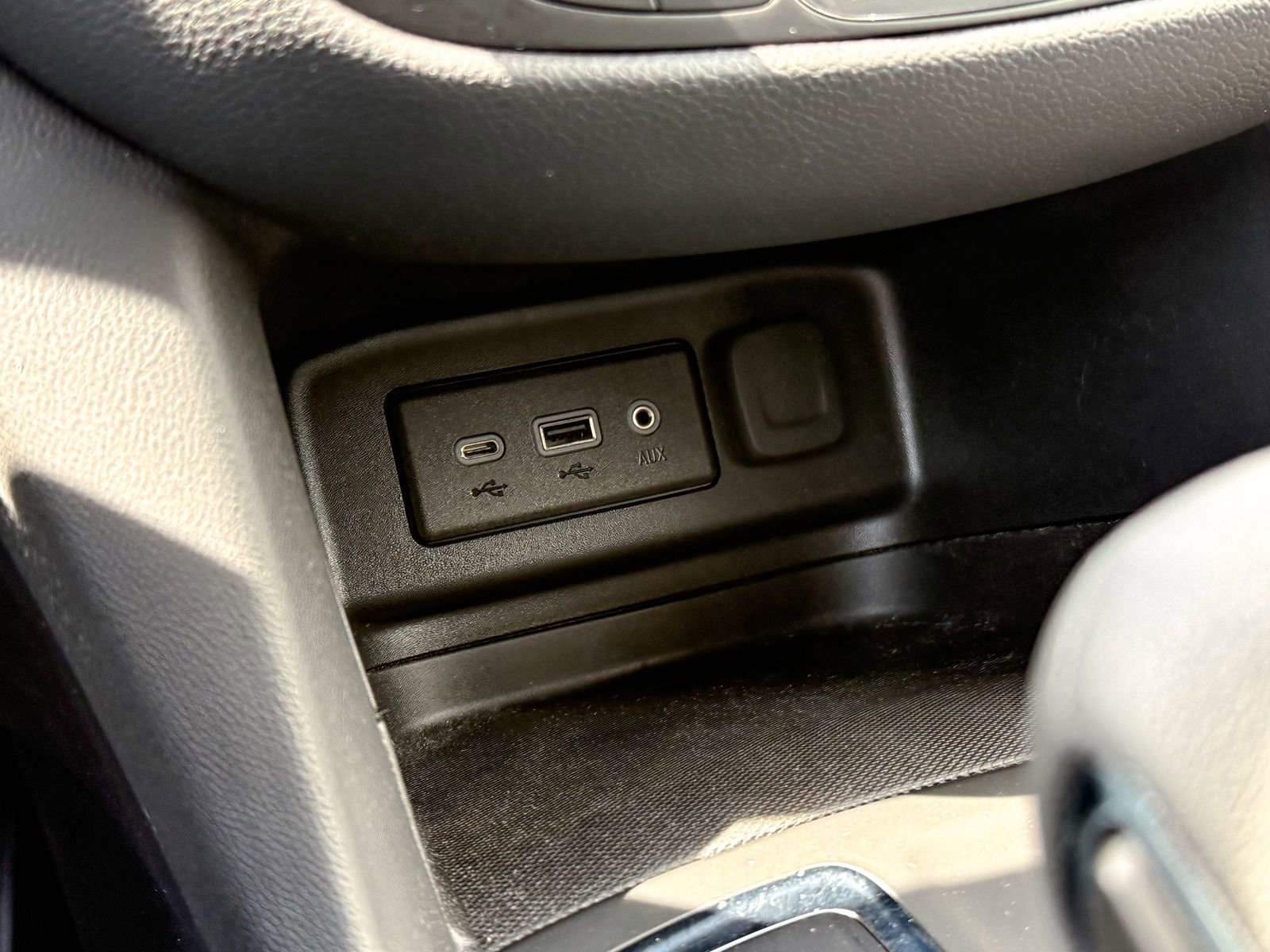 Used 2024 Chevrolet Equinox LT image 22