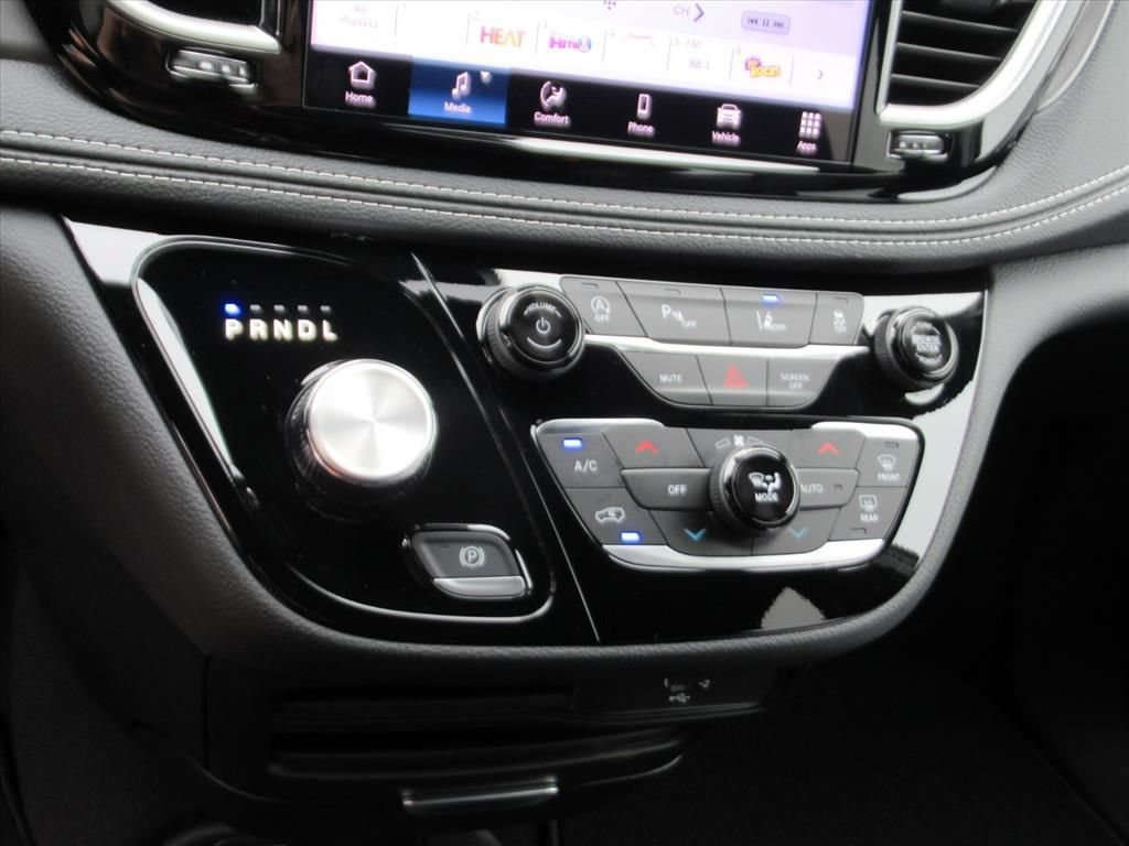 New 2026 Chrysler Pacifica Select w/ S Appearance Package FWD image 25