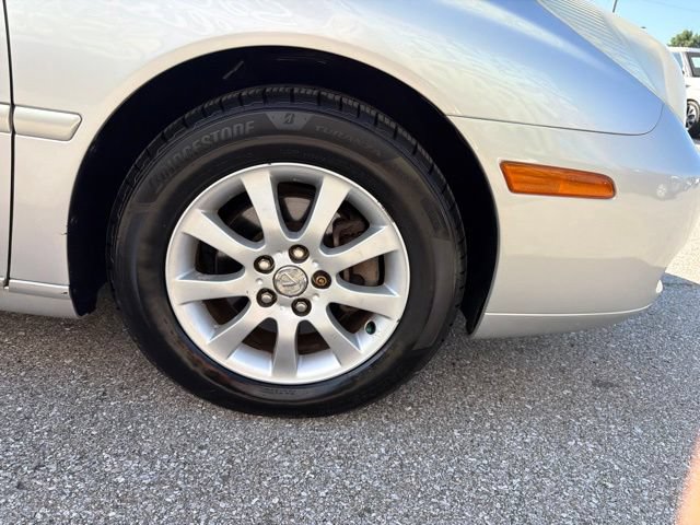 Used 2002 Lexus ES 330 w/ Premium Pkg FWD image 30