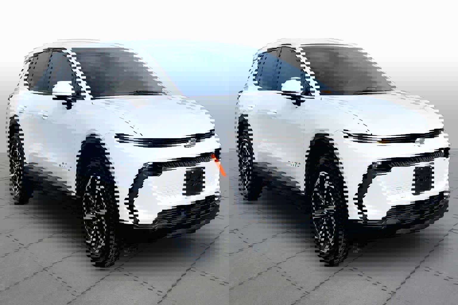 Used 2025 Chevrolet Equinox EV LT image 2