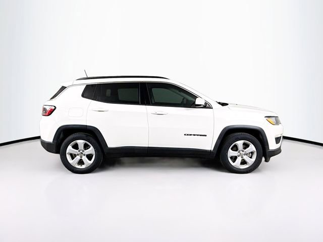 Used 2021 Jeep Compass Latitude FWD image 2