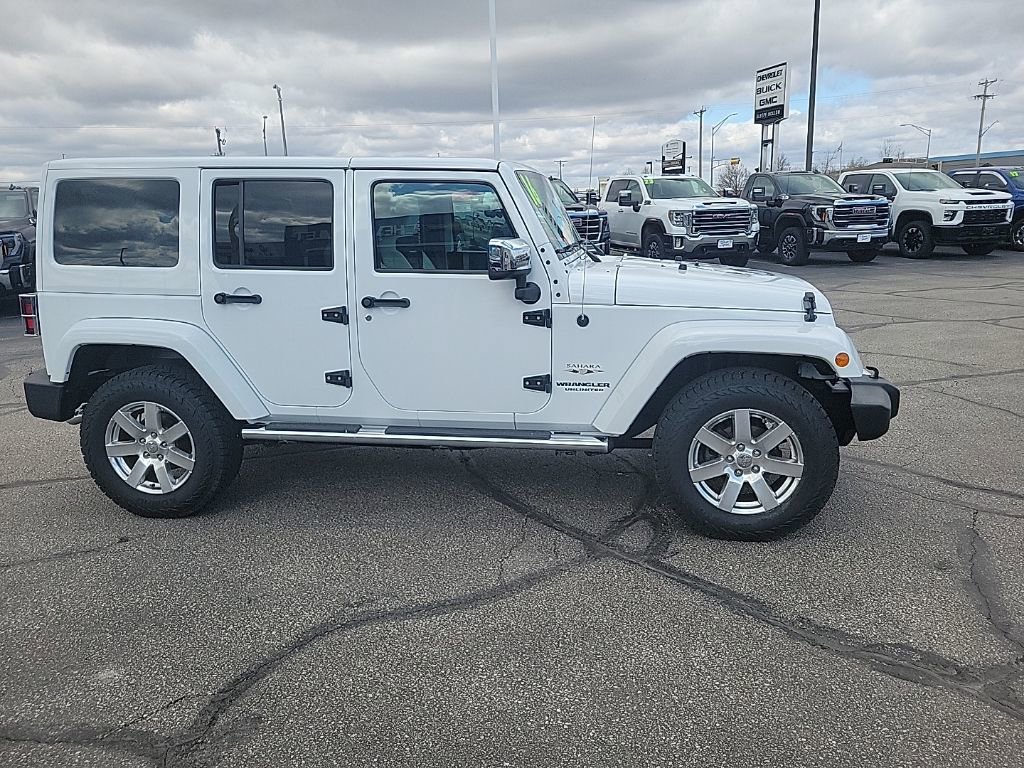Used 2016 Jeep Wrangler Unlimited Sahara w/ Mopar Chrome Edition Group AWD/4WD image 4