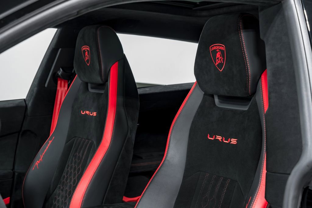 Used 2023 Lamborghini Urus Performante AWD/4WD image 20