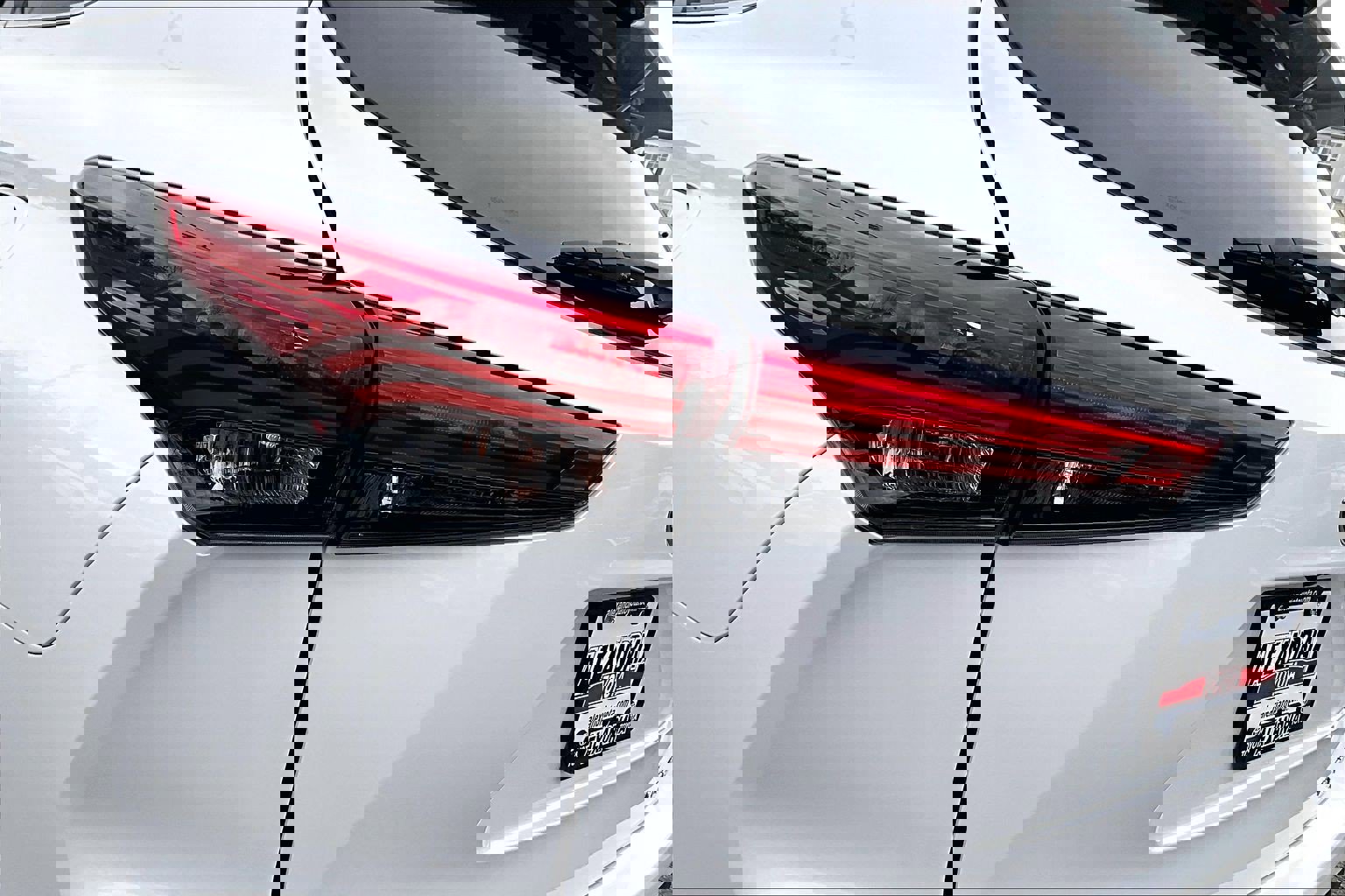 Used 2023 Toyota Highlander XLE image 29