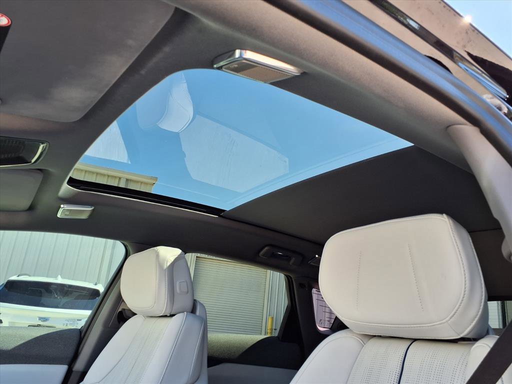 Certified 2025 Cadillac Optiq Sport 2 AWD/4WD image 20
