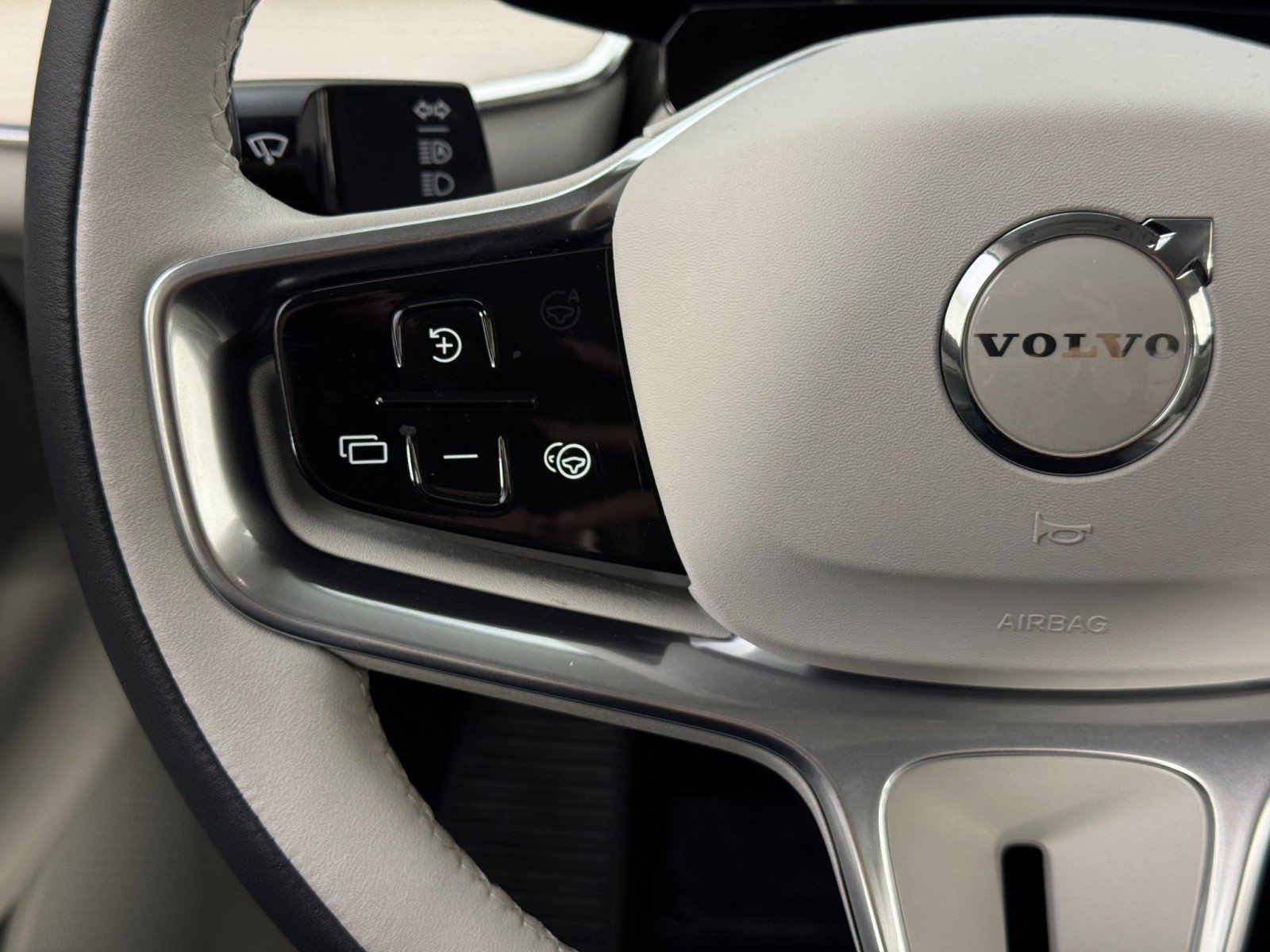 Used 2025 Volvo EX90 Ultra image 20