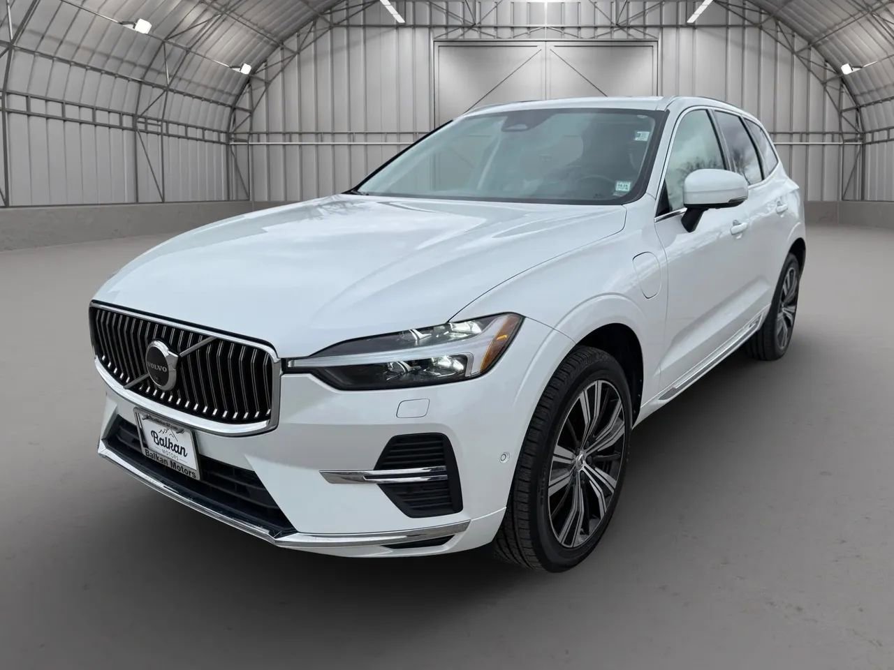 Used 2022 Volvo XC60 T8 Inscription w/ Advanced Package image 12