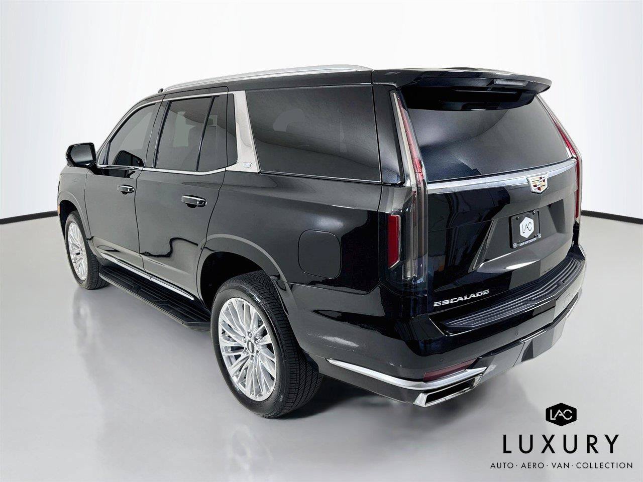 Used 2022 Cadillac Escalade Luxury AWD/4WD image 8
