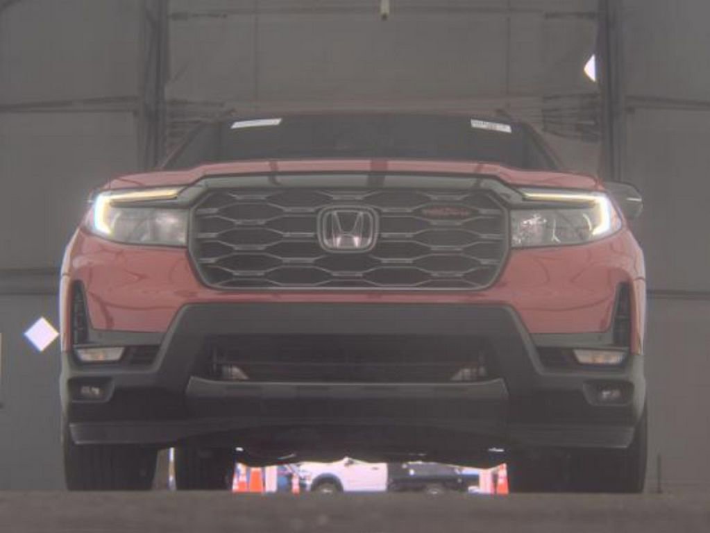 Used 2023 Honda Passport TrailSport image 3