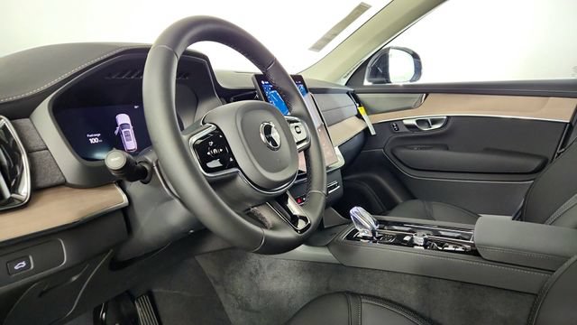 New 2026 Volvo XC90 B6 Plus w/ Protection Package AWD/4WD image 12