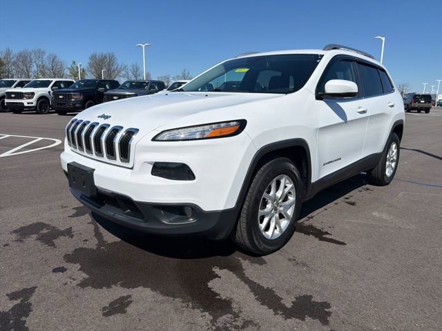 Used 2017 Jeep Cherokee Latitude w/ True North Edition image 2