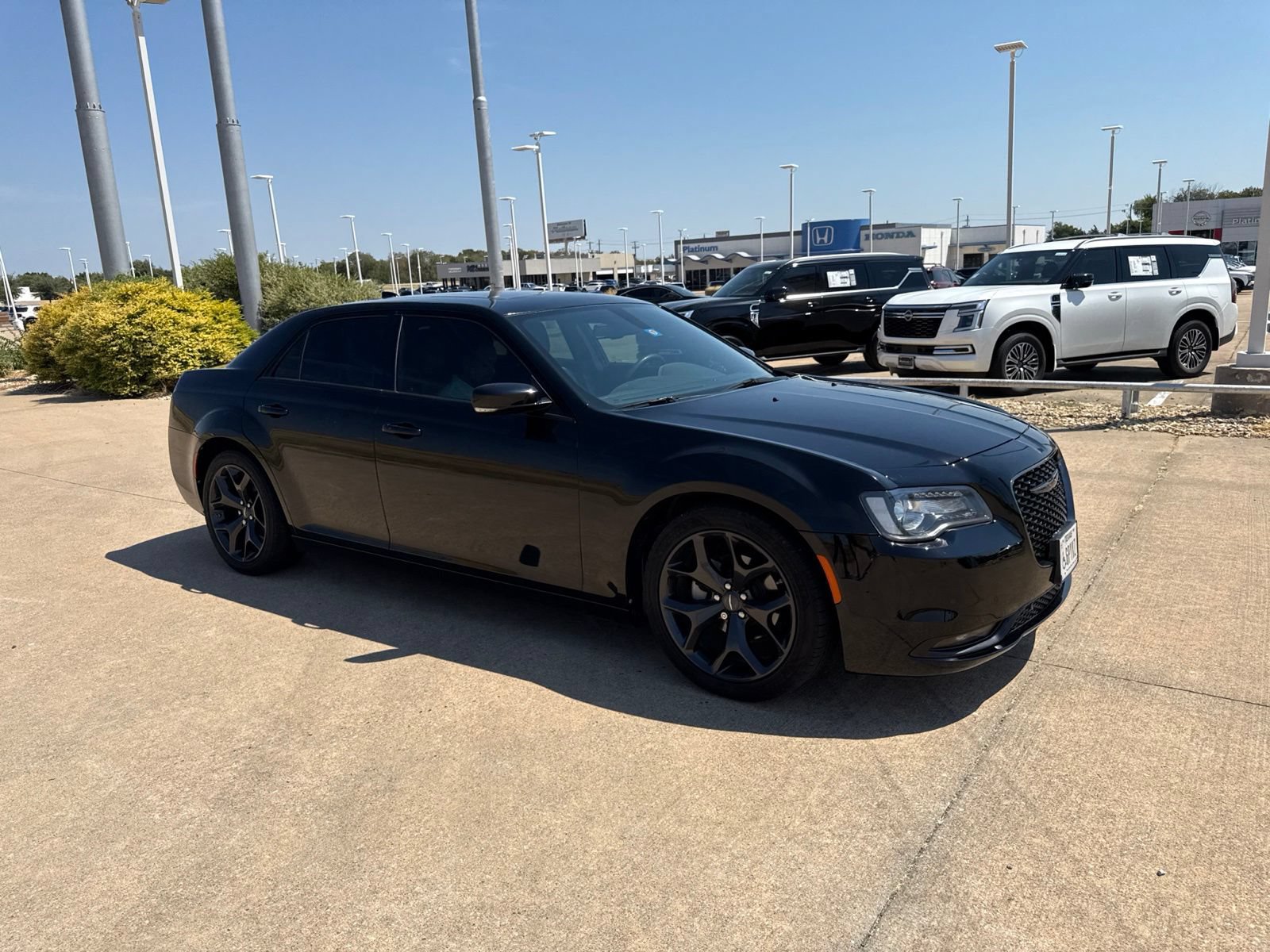 Used 2023 Chrysler 300 S w/ Comfort Group RWD image 7