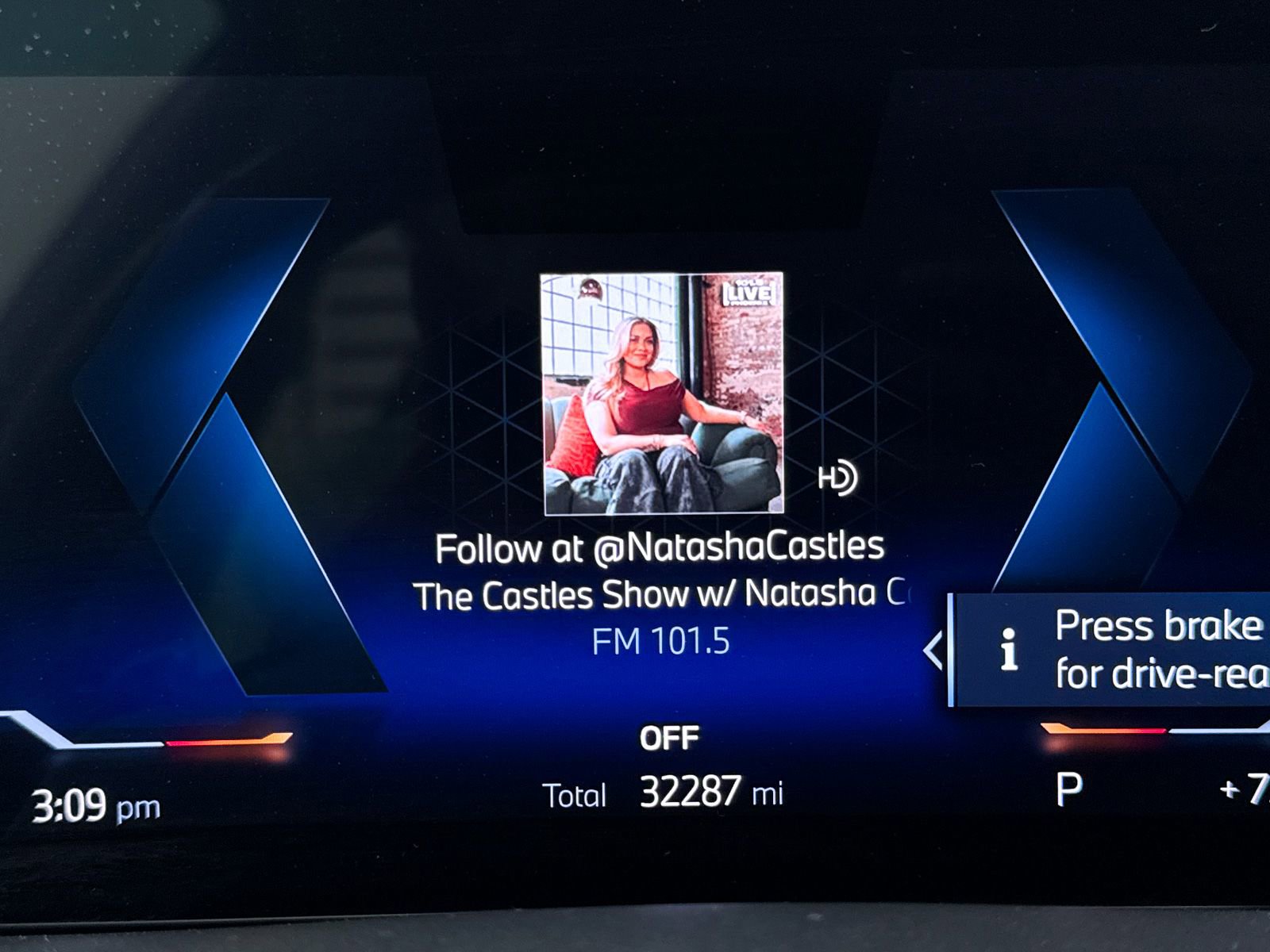 Used 2024 BMW X7 xDrive40i w/ Premium Package image 40