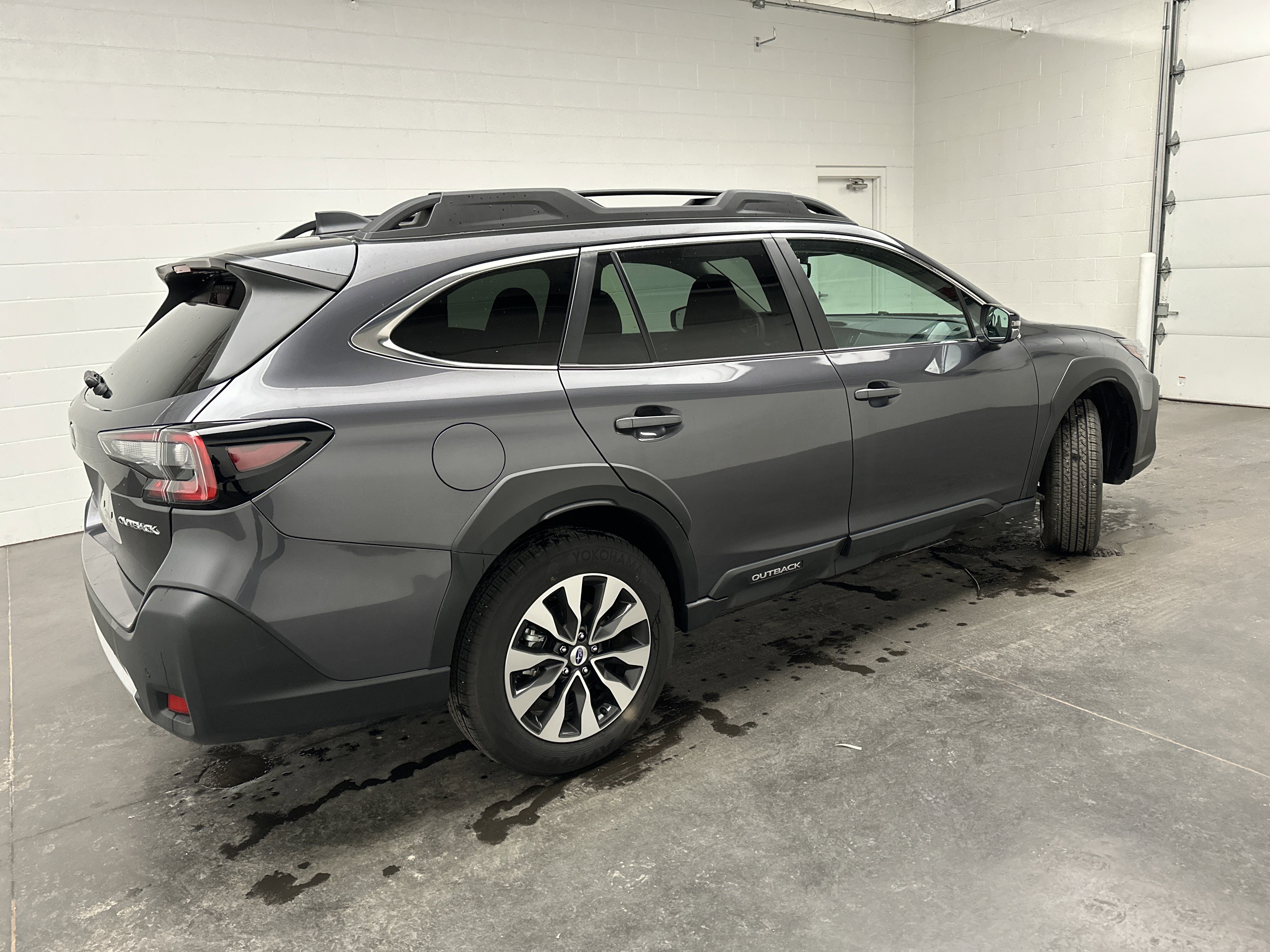 Certified 2025 Subaru Outback Limited image 9