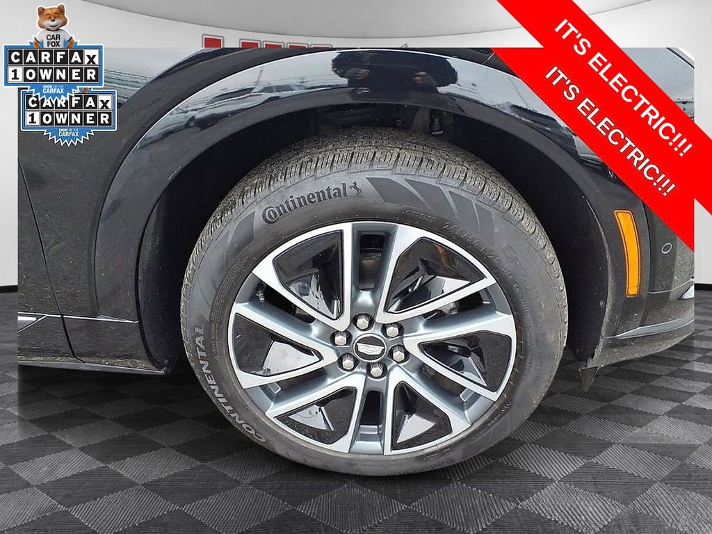 Used 2025 Cadillac Optiq Sport 1 image 7