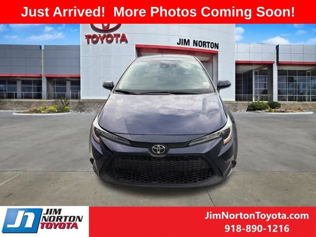 Used 2022 Toyota Corolla LE FWD image 2