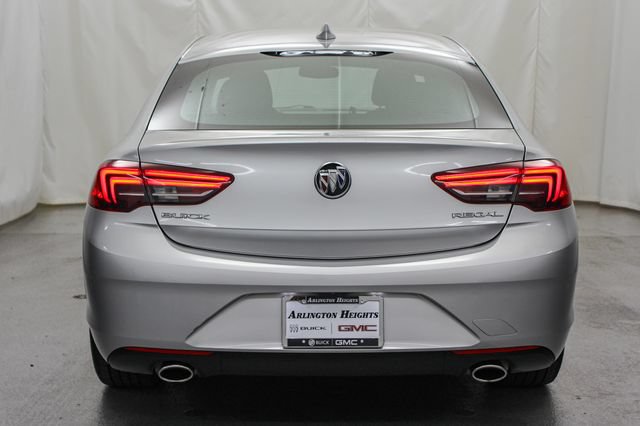 Used 2018 Buick Regal Essence FWD image 10