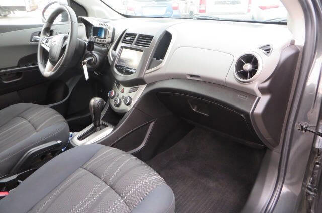 Used 2016 Chevrolet Sonic LT FWD image 18