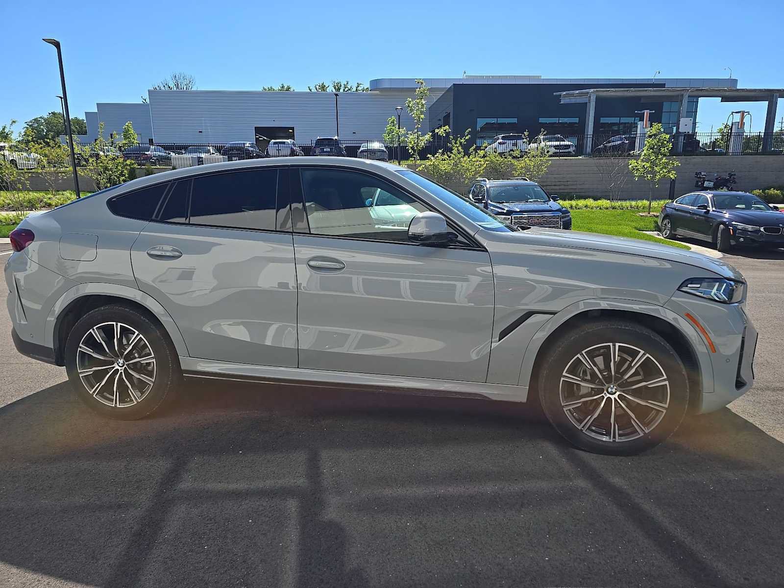 Certified 2024 BMW X6 xDrive40i w/ Premium Package AWD/4WD image 5