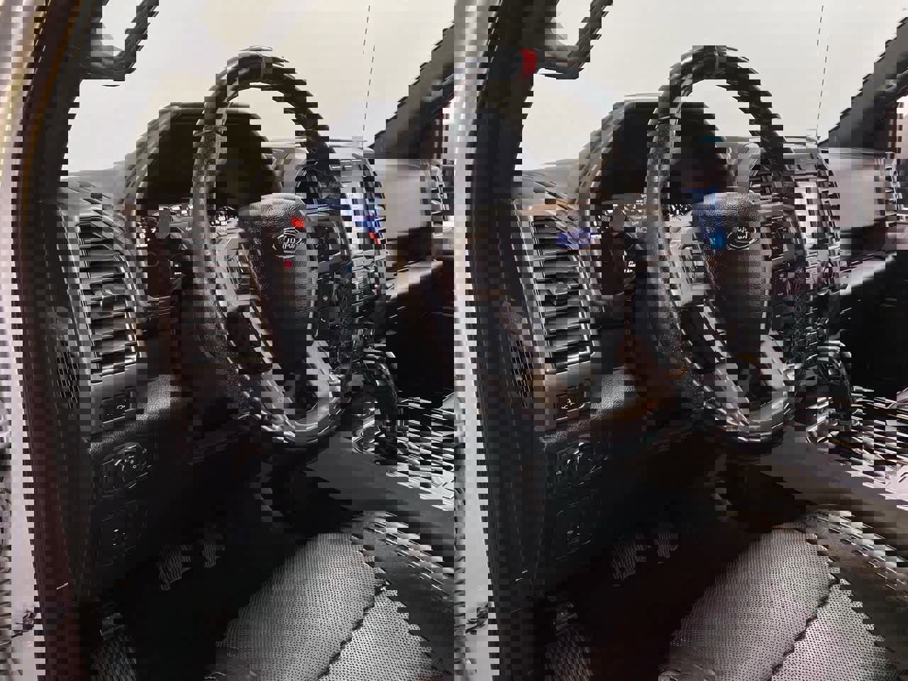 Used 2018 Ford F150 Raptor w/ Equipment Group 802A Luxury image 2