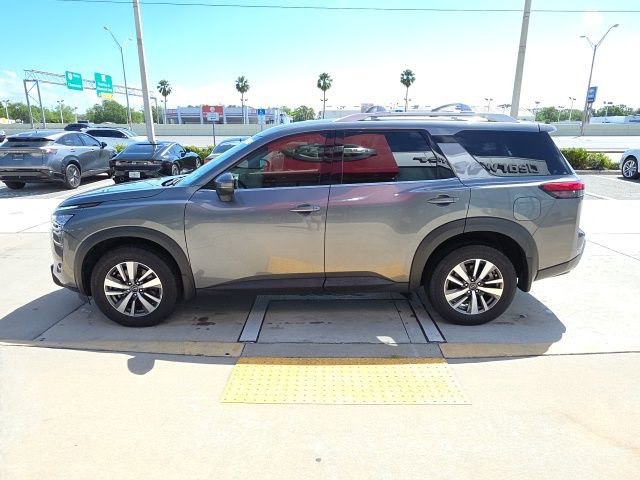 Used 2022 Nissan Pathfinder SL image 7