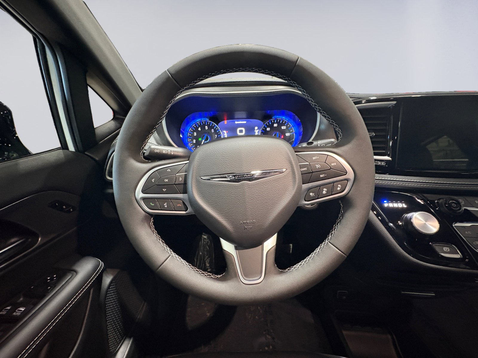 New 2026 Chrysler Pacifica Select image 12