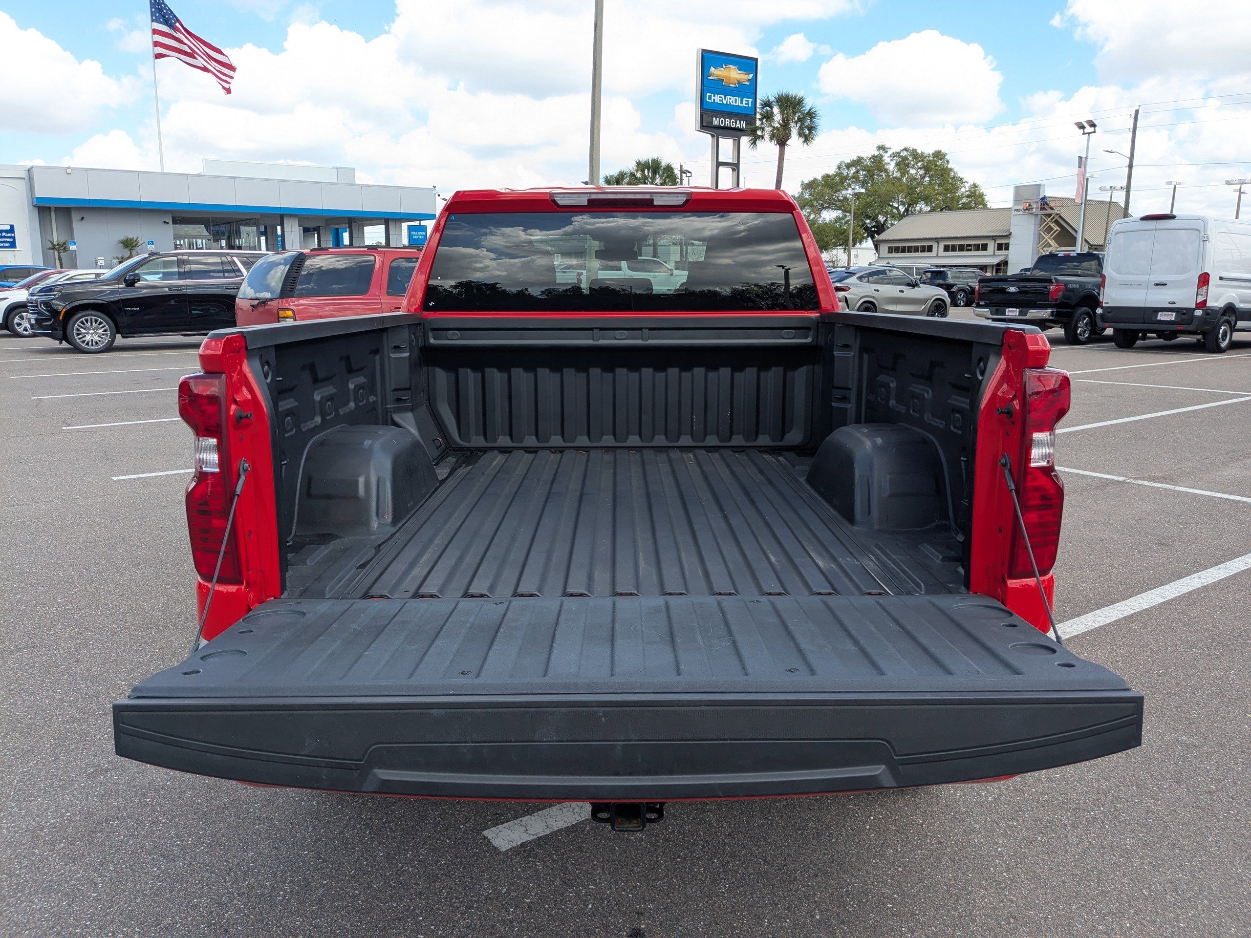 Used 2025 Chevrolet Silverado 1500 Custom image 12