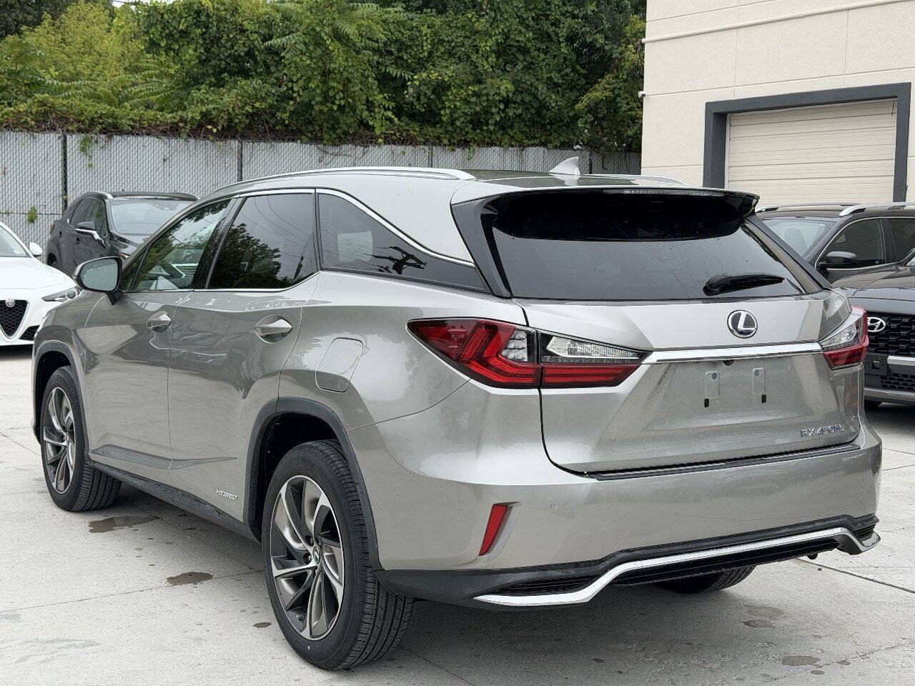 Used 2018 Lexus RX 450hL Luxury w/ Accessory Package AWD/4WD image 6