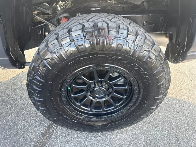 Used 2025 Toyota Tacoma SR5 AWD/4WD image 11