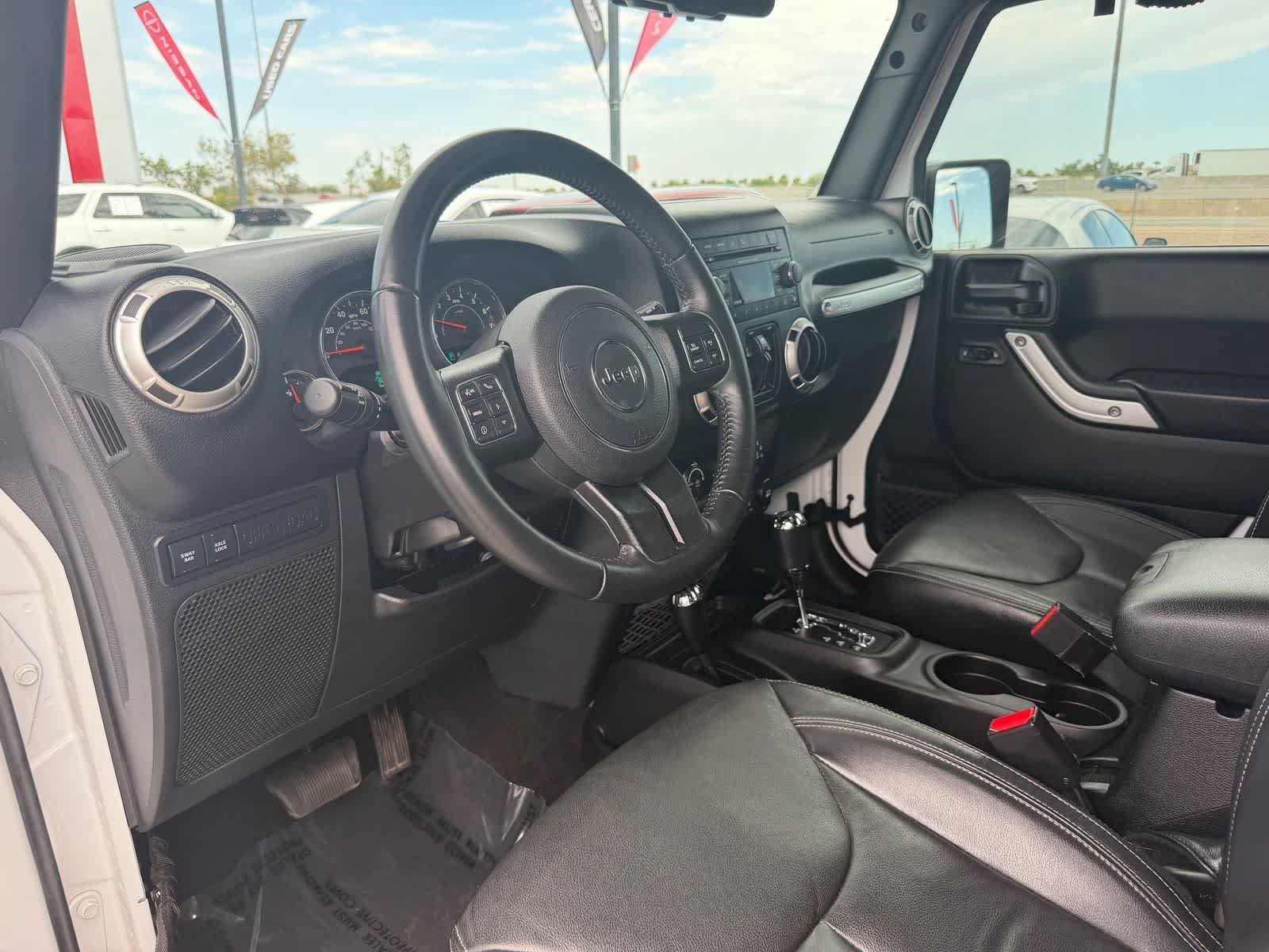 Used 2017 Jeep Wrangler Unlimited Rubicon w/ Connectivity Group AWD/4WD video 2