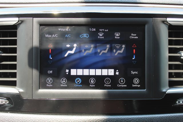 Used 2021 Chrysler Voyager LX image 9