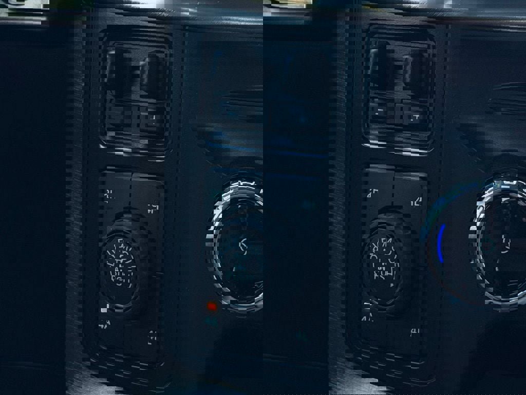 New 2025 Ford F150 King Ranch w/ FX4 Off-Road Package image 38