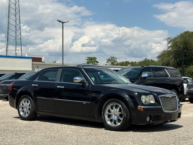 Used 2010 Chrysler 300 C RWD image 4