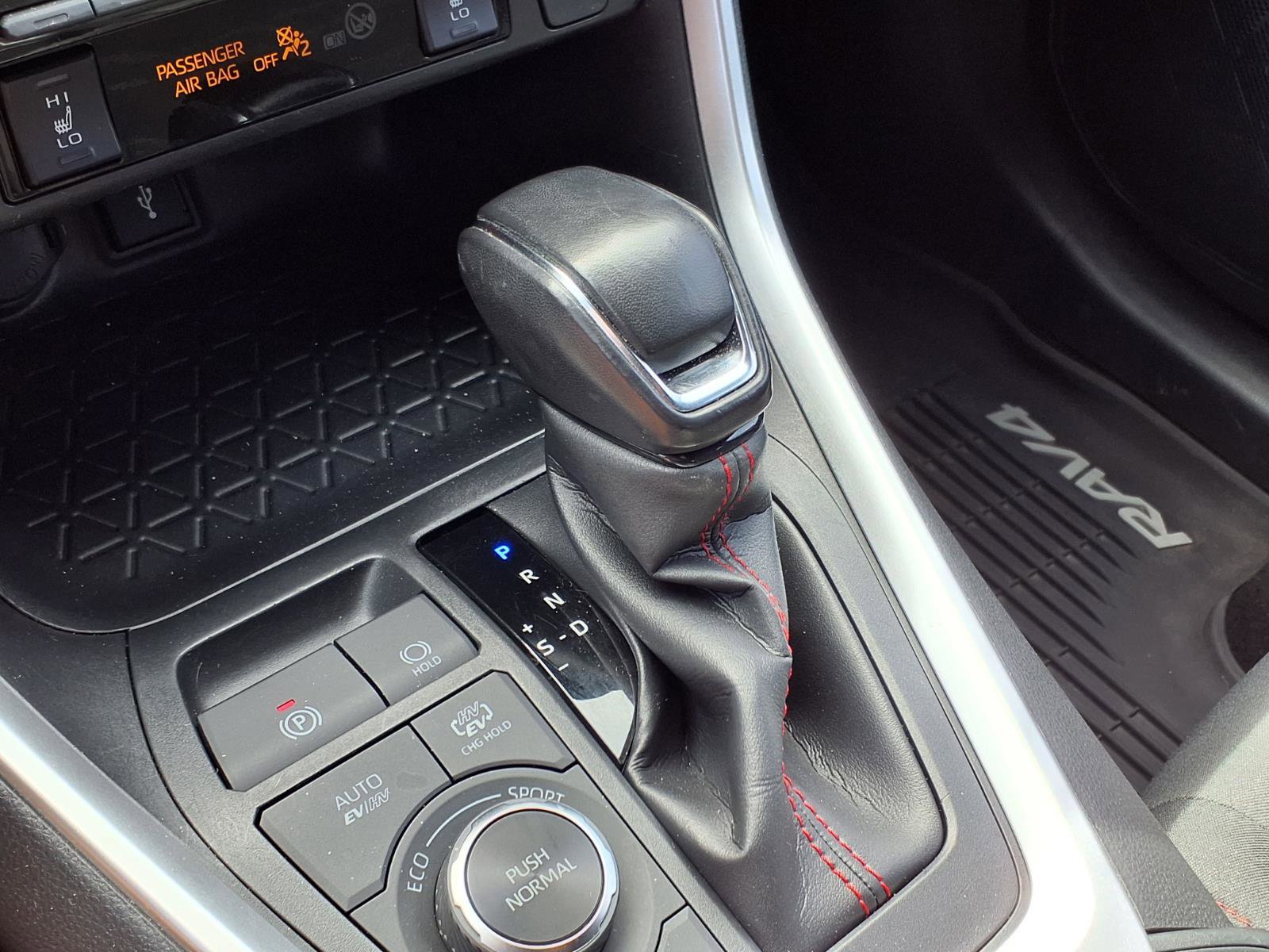 Certified 2022 Toyota RAV4 SE w/ Weather & Moonroof Package image 19