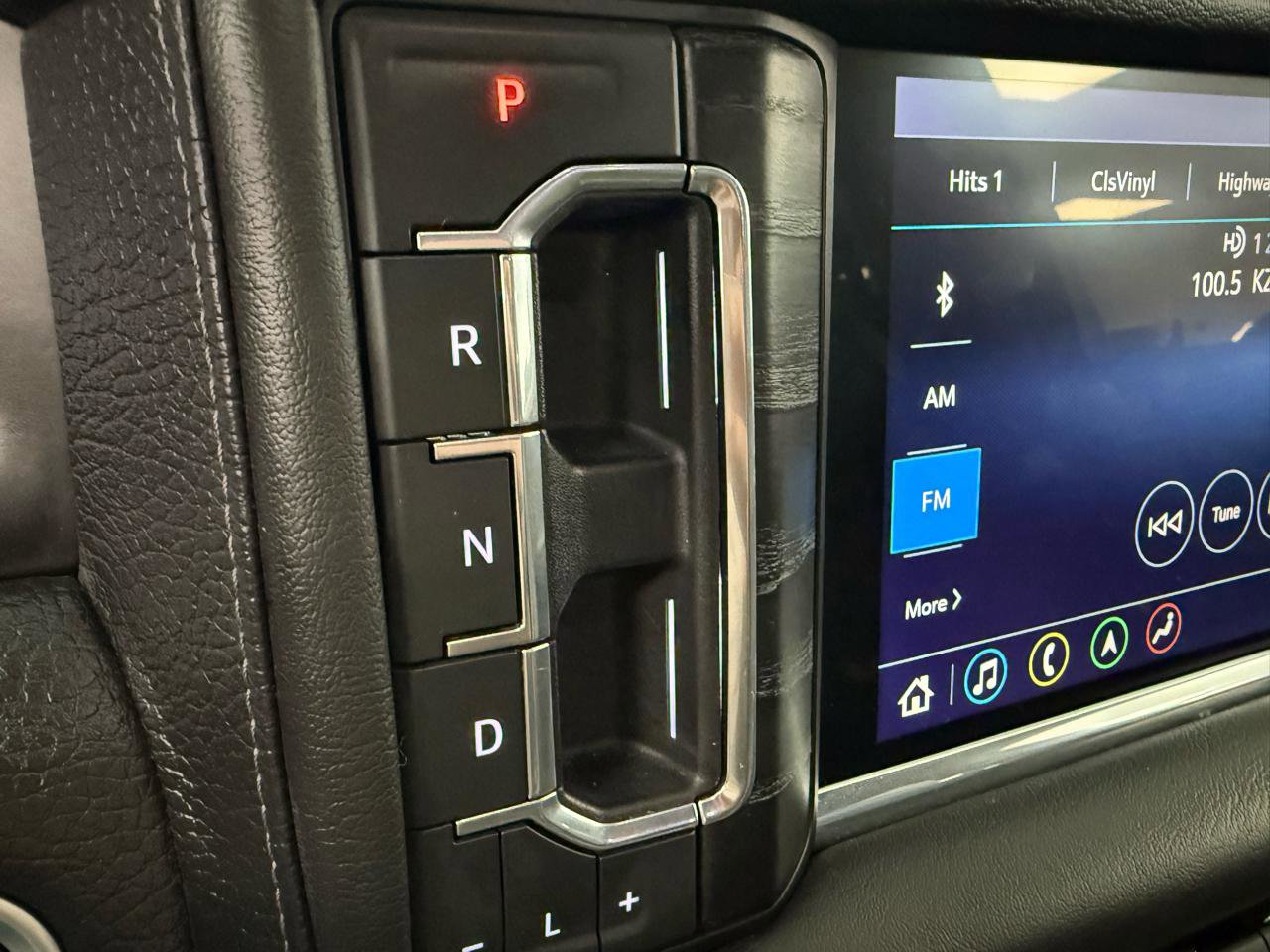 Used 2021 GMC Yukon Denali w/ Denali Premium Package image 20