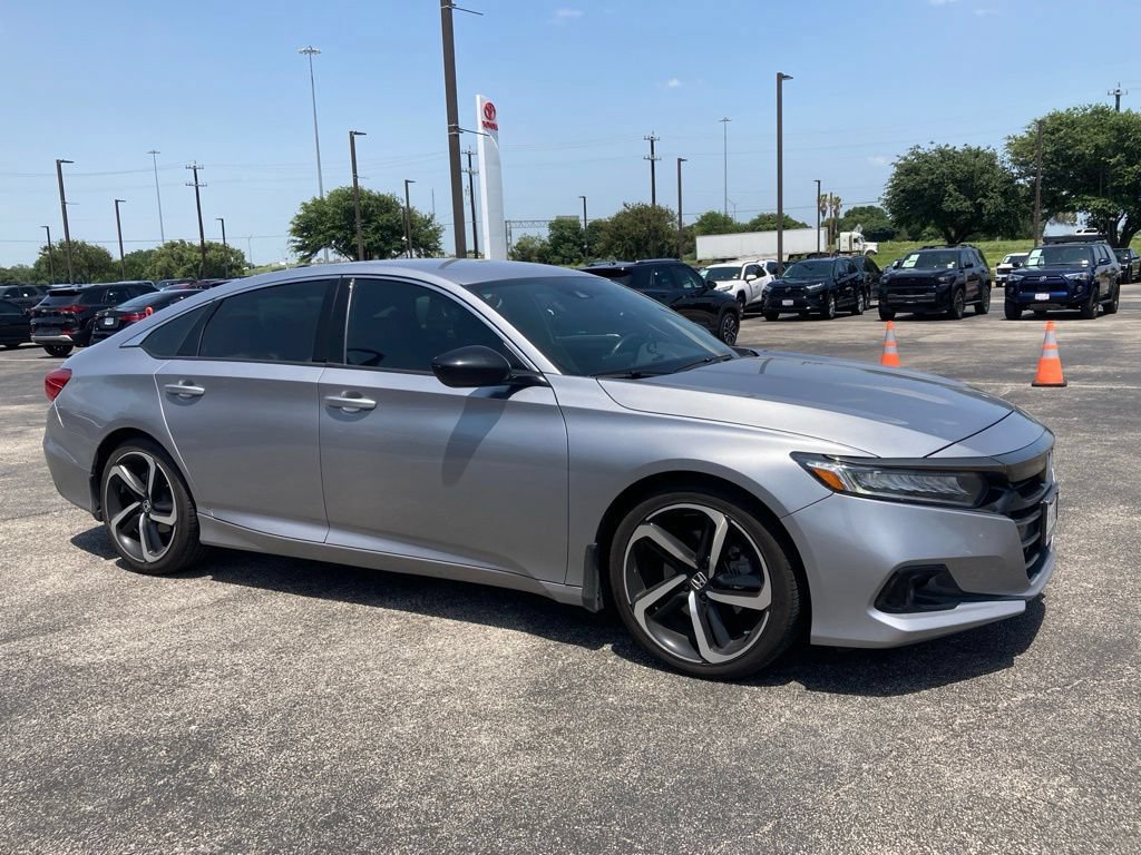 Used 2022 Honda Accord Sport image 2
