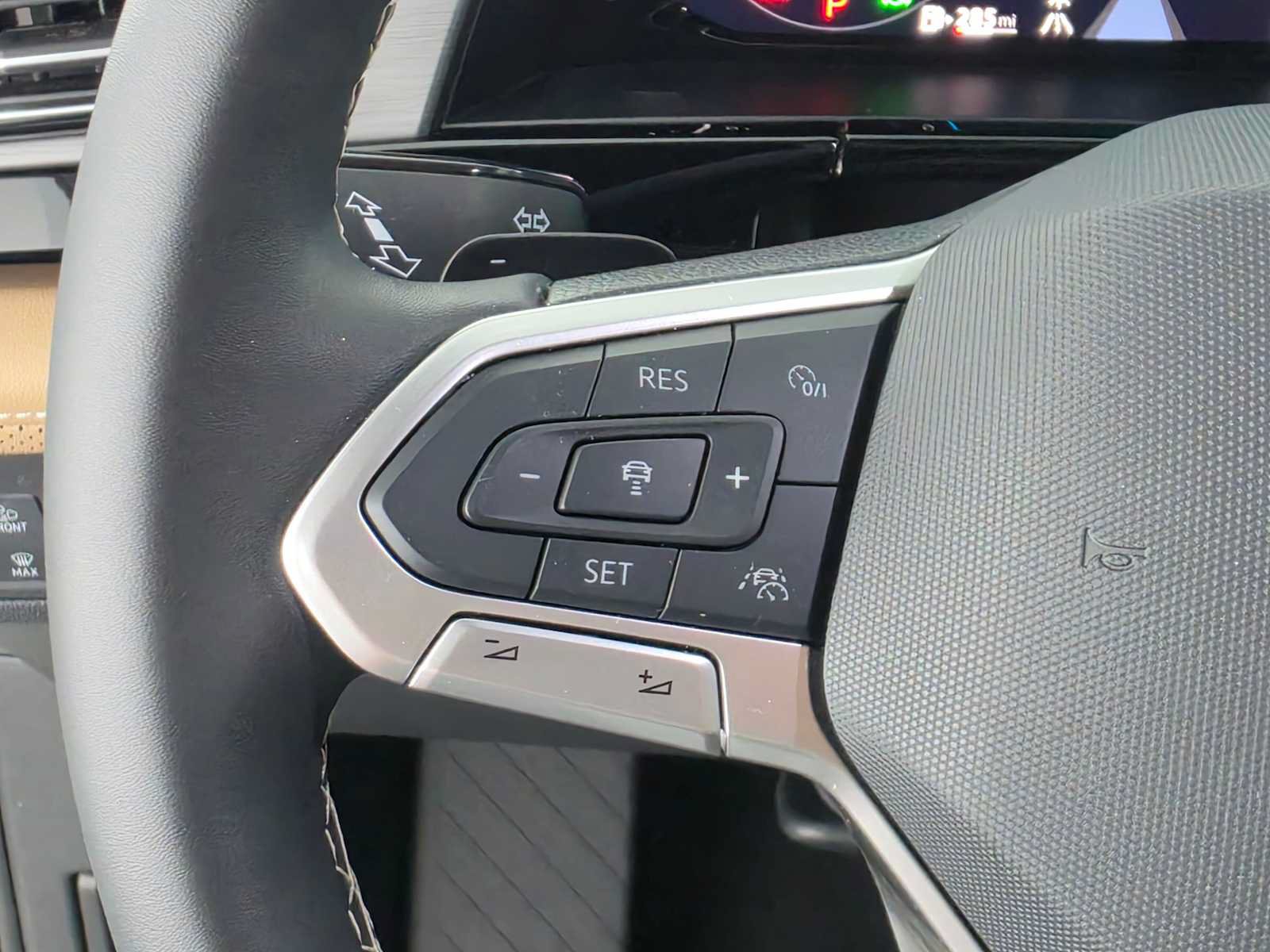 Used 2024 Volkswagen Atlas Cross Sport SE FWD image 29