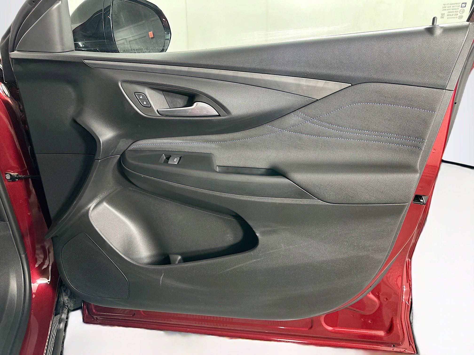 Used 2025 Buick Envista Sport Touring w/ Convenience I Package FWD image 30