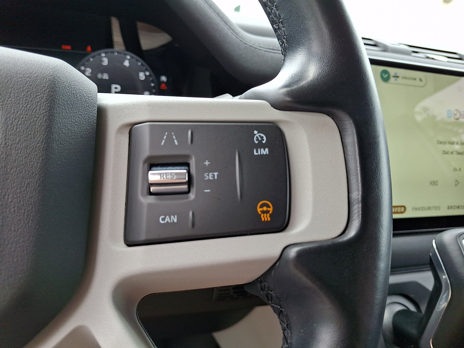 Used 2023 Land Rover Defender 110 X-Dynamic SE AWD/4WD image 21