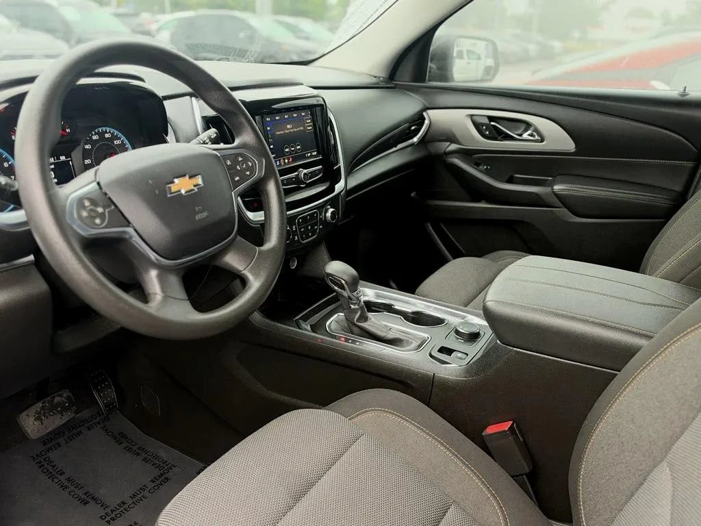 Used 2021 Chevrolet Traverse LS FWD image 10