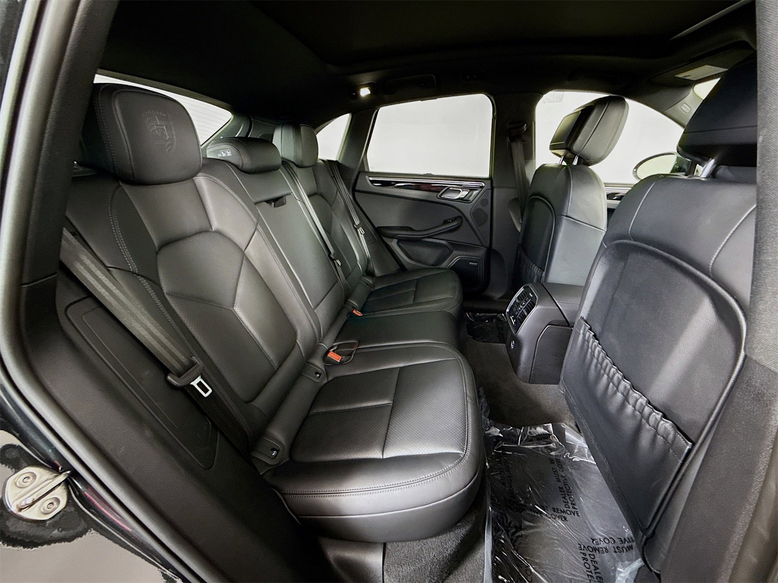Used 2025 Porsche Macan image 21
